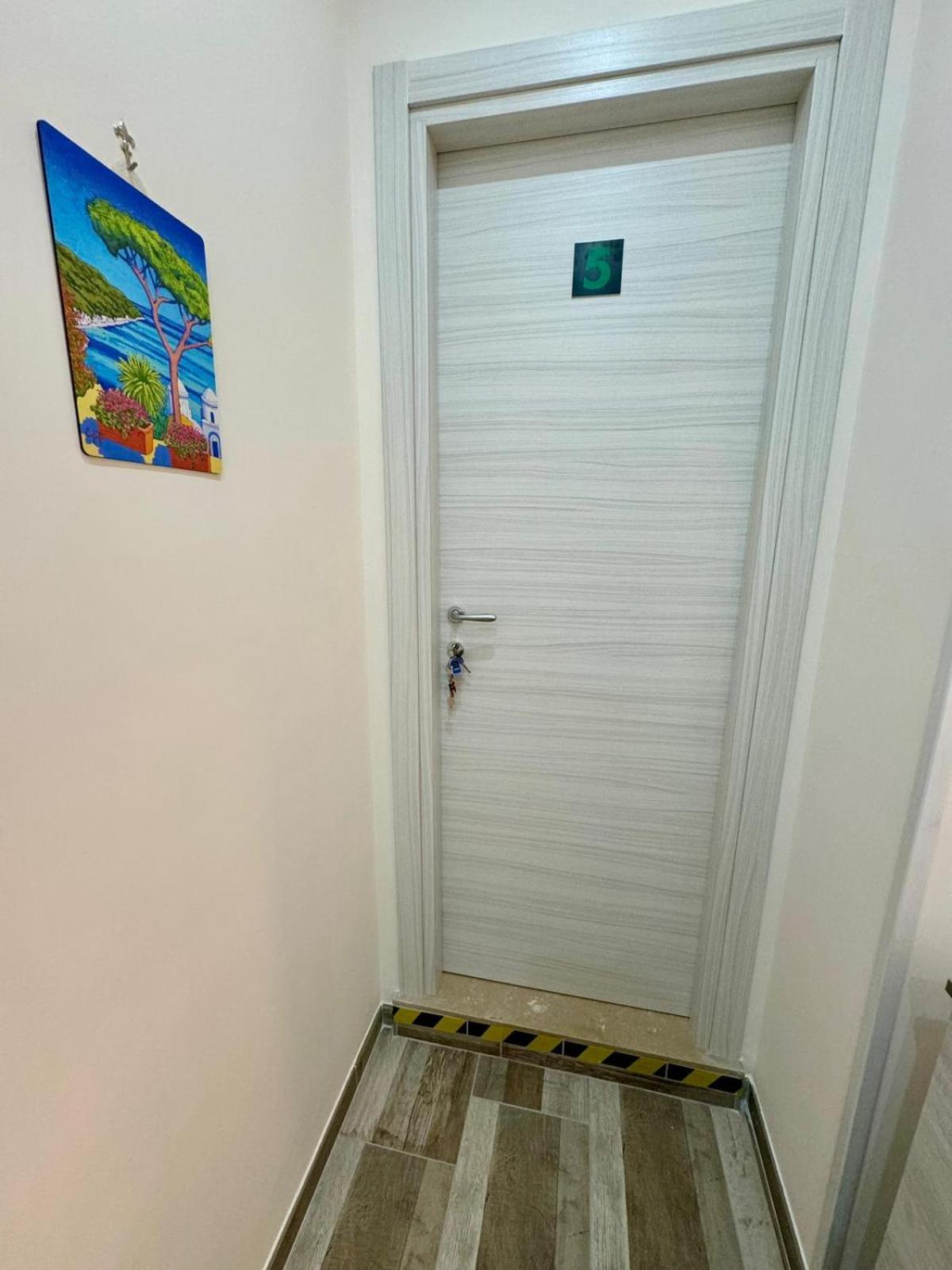 Punto House Ferrovia Hotel Napels Buitenkant foto
