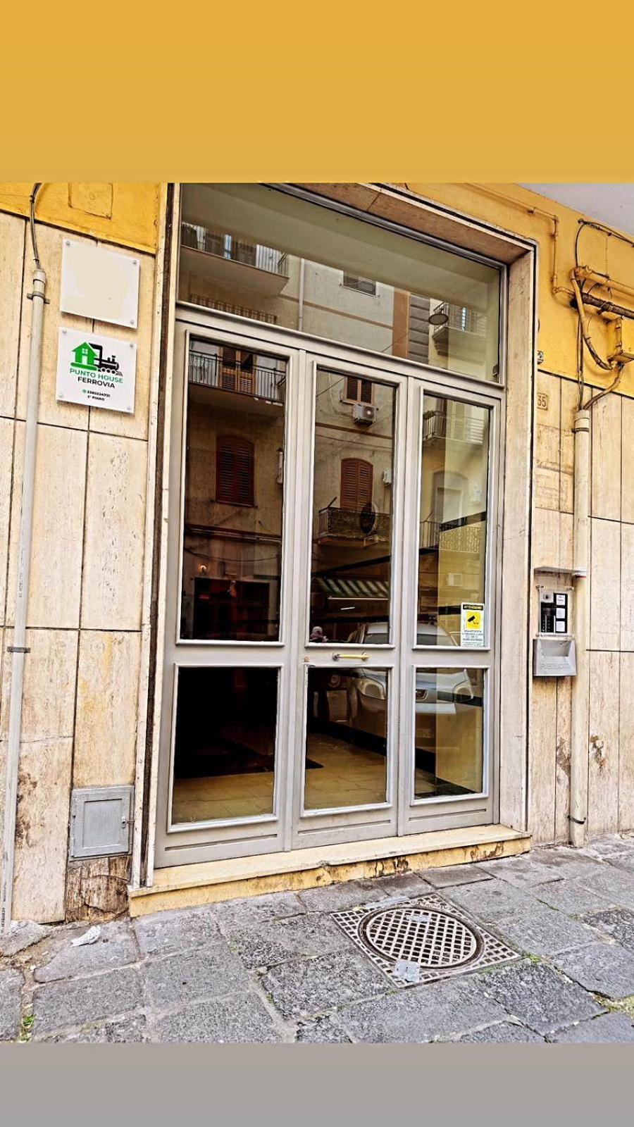 Punto House Ferrovia Hotel Napels Buitenkant foto