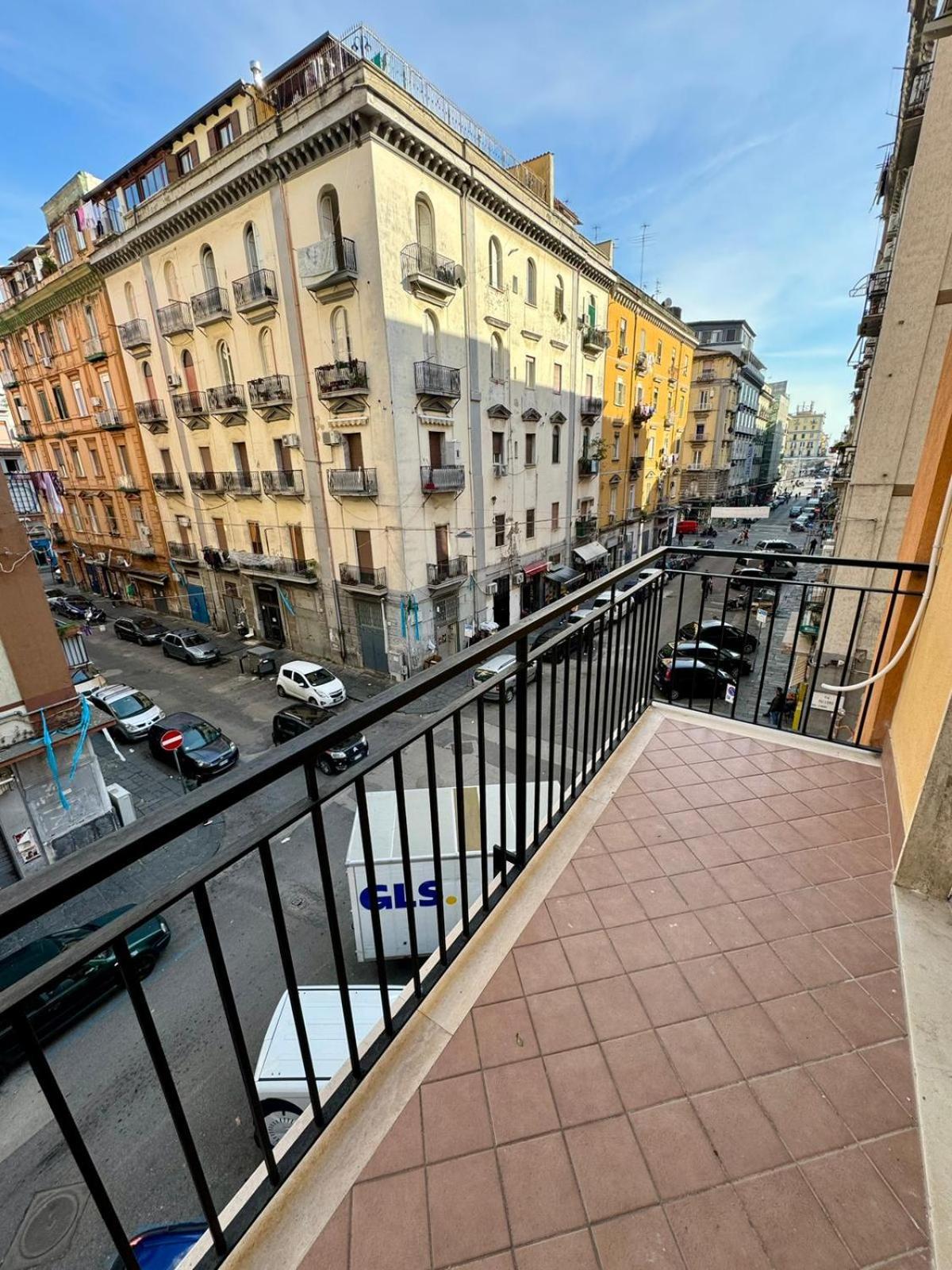 Punto House Ferrovia Hotel Napels Buitenkant foto